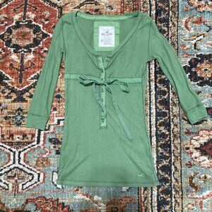 SOLD Y2K Vintage Hollister Henley